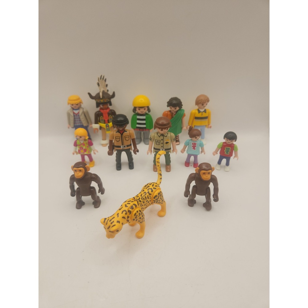 Vintage and newer lot of 13 Playmobil Figures
